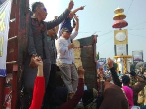 Ribuan Masa Desak Gakkumdu Diskualifikasi Arinal-Nunik