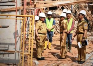 Pairin dan Djohan Tinjau Proyek Pembangunan Gedung MCC Kota Metro