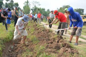 Galakan Gotong Royong Bersama Masyarakat, Loekman Perbaiki Jalan Usaha Tani