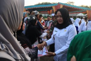 Ingin Lebih Dekat ke Masyarakat, Bupati Winarti Sambangi Warganya 