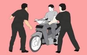 Resah Banyak Orang Asing Masuk Tak Lopor RT, Warga Berenung Monitor Keliling Dusun Saat Malam