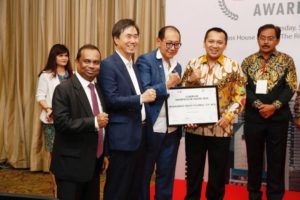 Gubernur Lampung M. Ridho Ficardo Terima Penghargaan Gubernur Enterpreneur Award 2018
