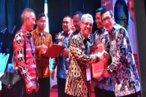 “Kota Peduli HAM” Pemkot Metro Terima Penghargaan Dari Kemenkumham
