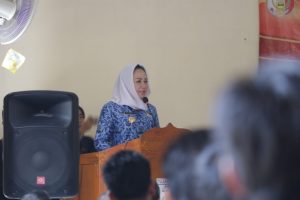 Dorong Percepatan Pembagunan di Tingkat Kampung, Bupati Winarti Serahkan Pagu Indikatif DAK dan ADD