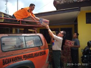 BPBD Pesawaran Kembali Turunkan Logistik Bantu Korban Tsunami 