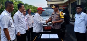 Loekman Hibahkan Randis Yang Pernah di Pakai Mustafa ke Polres Lamteng