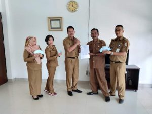 Yusrizal : Disdukcapil Tuba Jemput Bola, Antarkan E-KTP Langsung Ke Tangan Masyarakat 