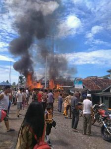 Hanya Dalam 15 Menit, Dua rumah di Desa Wiralaga Mesuji Ludes di Lalap Si jago Merah 