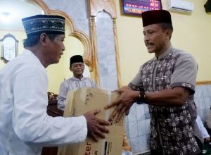 Safari Ramadan, Pemkot Metro Beri Bantuan 2 Unit Ac di Masjid Jamiul Iman