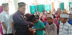 Plt Bupati Mesuji Bagikan Bantuan Sosial Kesejahteraan Masyarakat Kepada 706 Anak Yatim