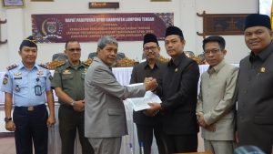 DPRD Lamteng Sahkan Raperda LPPA TA 2018 