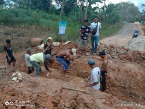 Kades Teguh Priono Kebut Pembangunan Fisik Infrastruktur Desa Aji Jaya 