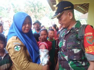 Bayi Laki Laki Ditemukan Ditas Dipinggir Jalan