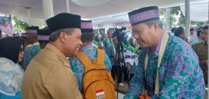Kloter ke 37, Sebanyak 385 CJH Dilepas Bupati Loekman Berangkat ke Tanah Suci