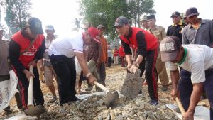 Bupati Loekman Tak Kenal Lelah Ajak Masyarakat Budayakan Gotong Royong