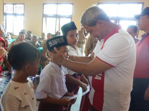 Bupati Loekman Santuni Anak Yatim di Saat Silaturahmi Bersama Tenaga Pendidik