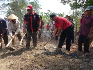 Gotong Royong Jadi Fokus Utama Bupati Loekman Membangun Lamteng
