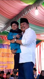 Ribuan Masyarakat Kampung Sulusuban Antusias Ikuti Tausiah Ustaz Mumuy Bersama Musa Ahmad