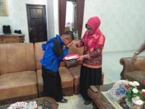 Ellya Lusiana Loekman Lepas Keberangkatan Atlit Pencak Silat Habib Ulil Yasa, Yang Wakili Lamteng di Level Internasional