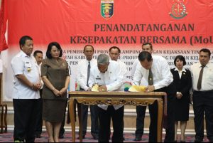 Bupati Loekman Teken Kerjasama Penanganan Hukum Perdata dan TUN Se-Provinsi Lampung