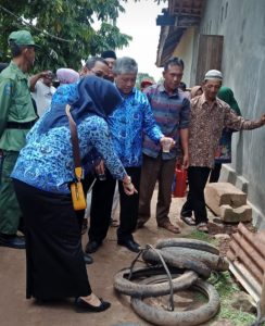 Di Fogging dan MoU PSN, Dinkes Lamteng Beri Pemahaman 3M Plus Masyarakat Buyut Udik
