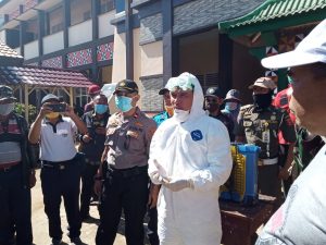 Lawan Virus Corona, Bupati Parosil Pimpin Penyemprotan Masal Disinfektan