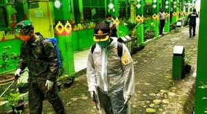 Pemkot Metro Bersama TNI/POLRI Lakukan Penyemprotan Masal Disinfektan Perangi Virus Corona
