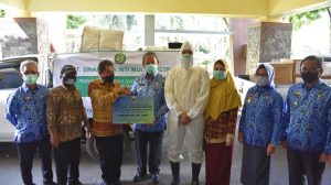 Pemkot Metro Terima Bantuan 200 Set APD Dari PT SJIM