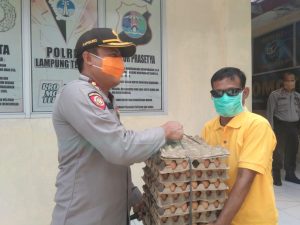 Kapolres Lamteng Bantu Insan Pers Ditengah Covid-19, Ketua PWI Ucapkan Terimaksih