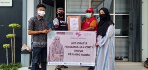 Dehawa Bagikan Baju Hazmat Untuk Tim Medis dan Relawan Covid19
