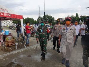 Bupati Loekman Bersama Forkopimda Bubarkan Pedagang Takjil 