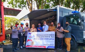 Peduli Dampak Covid-19, JNE Bandar Lampung Ulurkan Bantuan ke Dapur Lapangan TNI/POLRI dan Pemko