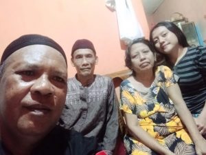 Enah Berharap Dr ZAM Bisa Menolong Kesembuhan Mata Tidak Melihatnya