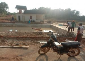 Kades Suyana Manfaatkan DD Bangun Kolam Pemancingan, Selanjutnya Kolam Renang