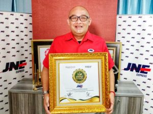 JNE Raih Dua Penghargaan di Tengah Pandemi Covid-19