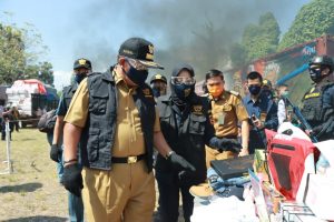 Gubernur Lampung Menghadiri Pemusnahan Barang Bukti Milik Negara Hasil Penindakan Bea Cukai Lampung