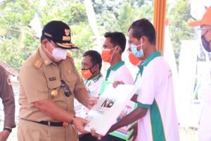 Luncurkan Kartu Petani Berjaya, Gubernur Arinal dan Mentan Syahrul Yasin Limpo Panen Padi di Lampung Tengah