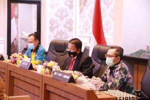 Gubernur Arinal Pimpin Rapat Final Program Kartu Petani Berjaya