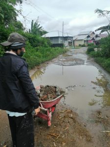Akses Jalan Gang Pekonan Memprihatinkan