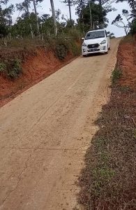 Baru 6 Bulan Jalan Rabat Beton di Pekon Marga Jaya Rusak, Diduga Asal Jadi dan Tak Sesuai RAB