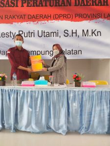 Lesty Putri Utami Sosialisasikan Perda Pencegahan Covid-19