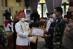Rapat Paripurna DPRD Lambar Di Hut Lampung Ke-57, Bupati Parosil Beri Penghargaan Atas Penanganan Covid-19