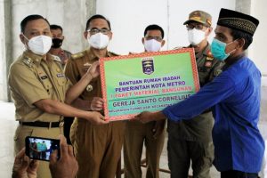 Pemkot Metro Beri Bantuan Rumah Ibadah Greja Santo Curnelius