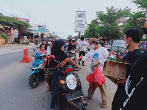 Bikers Subuhan Mesuji Berbagi Takjil Gratis