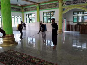 Selama Ramadan Pemdes Wiralaga Satu Lakukan Penyemprotan Disinfektan