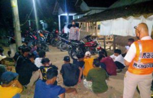 Puluhan Warga Diamankan Polisi Saat Minum Tuak di Lapo