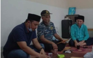 Wahrul Fauzi Silalahi Ketua Komisi II DPRD Kujungi Keluarga Yang Ditahan Imbas Pembakaran Mapolsek Candi Puro