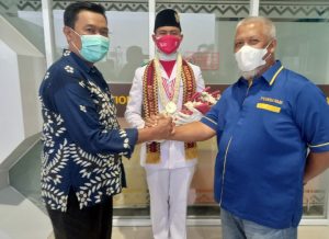 Dispora Lampung Serahkan Dua Paskibrika Nasional ke Kabupaten Lamteng dan Pesisir Barat