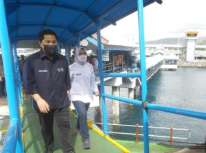 Menteri BUMN, Erick Thohir, Tinjau Penerapan PeduliLindungi di Pelabuhan