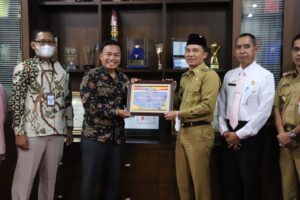 Lambar Terima Penghargaan Opini WTP Ke-11 Kalinya Secara Berturut-turut